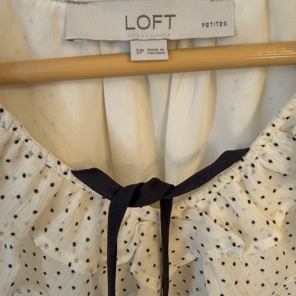 LOFT Ruffle, Puff Sleeve Top Small Petite - Picture 3 of 4